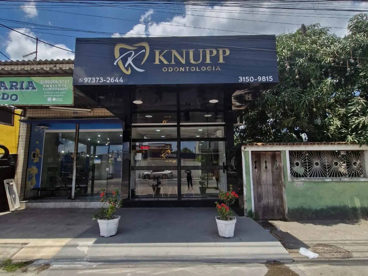 Fachada da Knupp Odontologia, na Estrada Santa Eugênia, 529, em Paciência